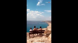 Woman's heart is full of love after BF catches her off-guard with a serene wedding proposal