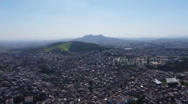 Visão Aerea do bairro da Brasilandia São Paulo Brasil, com vista de fundo do Pico do Jaragua
