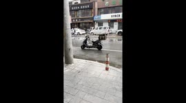 Electric Bike Spins in Place On Its Own In China