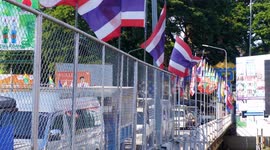 Thousands of Burmese vehicles from Shan State cross into Thailand
