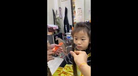 Heartwarming story as brave young boy in China grows hair for years to donate to cancer patients