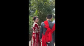 Butterfly graces bride and groom during enchanting wedding ceremony in China