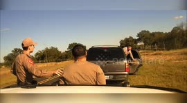 Texas cop finds EIGHT trafficked migrants, two of them kids, in SUV during traffic stop