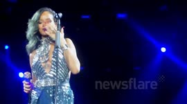 Rihanna - Speaking and crying (Diamonds World TOUR Lille)