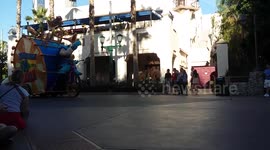 Disneyland California Adventure Desfile Completo