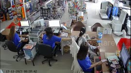 Supermarket staff flee as earthquake shakes building in northern Thailand