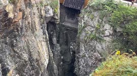 Nature's Astonishing Reversal: Upward Flowing Waters in Eastern Chinese Valley