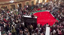 Hundreds of Melbourne students walk out of schools in show of support for Palestine