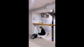'You like it? I LOVE it!' - Woman paints flawless Simpsons mural and leaves her partner stunned