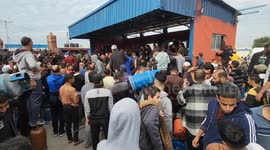 Gaza Residents Stock Up With Cooking Gas