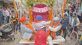 Faithful gather for festival to celebrate First Sikh Guru birthday in northern India