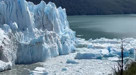 Perito Moreno Glacier: spectacular collapse caught on camera