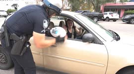Police Give Turkeys Instead of Tickets in Summerville, SC, USA