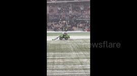 Snowplough comes onto the pitch as conditions delay Aberdeen vs HJK Conference League match in Helsinki