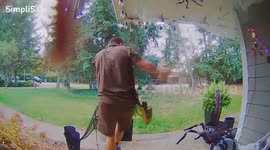 Jumping Spider Decoration Spooks Delivery Man