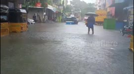 Heavy rain in Chennai builds as cyclone Michaung hits south India