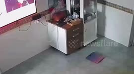 Phone power bank explodes while charging at home