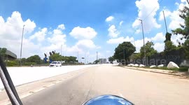 andando de moto nesta manha de segunda feira na cidade de São Paulo Brasil,