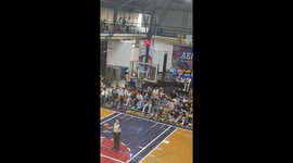 Earthquake shakes basketball court in the Philippines