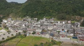 Unique culture attracts tourists to villages in SW China