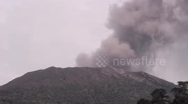 Time-lapse video of Mount Marapi in West Sumatra continuing to erupt on Wednesday, December 6