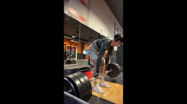 Bro Forgets To Breathe During Deadlift