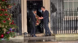Awkward moments in Downing Street as Rishi Sunak and Mark Rutte can’t  get in Number 10