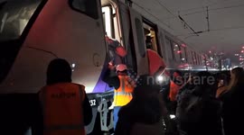 UK: Hundreds Of Passengers Stranded For Hours After Power Outage On Elizabeth Line 6