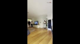 Daughter surprises parents after 7 months of overseas travel *Heartwarming Reunion*