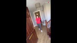 Woman & partner make surprise return to hometown after a year to join family in Christmas celebrations