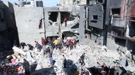 The effects of the bombing on a house belonging to the Al-Tahrawi family in the Berbera neighborhood in the center of Rafah sent
