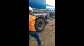 Flat tire fiasco: hydraulic hassles and tire poking in San Juan, Argentina