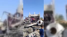 Israeli Warplanes Destroy House in Deir al-Balah Amidst Residents' Presence