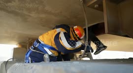 Workers ensure railway safety amid cold wave in northeastern China