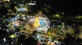 imagens aéreas da arvore de Natal da bauducco e da roda gigante no bosque maia em Guarulhos São Paulo Brasil