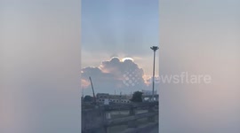 Shining iridescent cloud mesmerizes locals in Thailand
