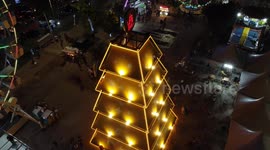 imagens aéreas da arvore de Natal da bauducco e da roda gigante no bosque maia em Guarulhos São Paulo Brasil
