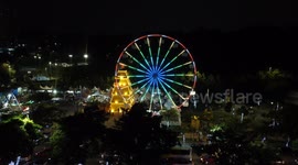 imagens aéreas da arvore de Natal da bauducco e da roda gigante no bosque maia em Guarulhos São Paulo Brasil