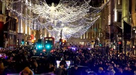 Nightmare before Christmas: Festive shoppers flock to the West End on penultimate Saturday before the big day