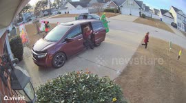 Mom Pranks Her Kids With Christmas Tree Costume