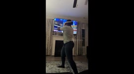 'Damn!' Kids shocked as mother unleashes fury on opponent in VR boxing game