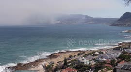 Mountain fires continue for a second day in Cape Town as fire spreads