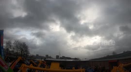 Timelapse of rare 'rainbow' clouds emerging over Leeds