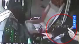 Bus crashes lorry because bus driver plays with phone while driving