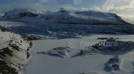 Flying above Svínafellsjökull Glacier 1