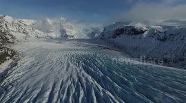 Flying above Svínafellsjökull Glacier 2