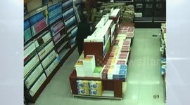 Man hides ten books in trousers and steals them in bookstore