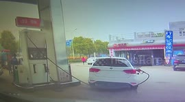 Driver tries to leave petrol station with pump still attached to the car