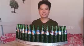Man uses bottles to recreate famous Chinese pop song
