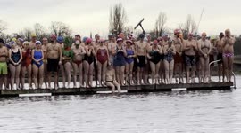 Peter Pan Cup race takes place in London's Hyde Park on Christmas Day